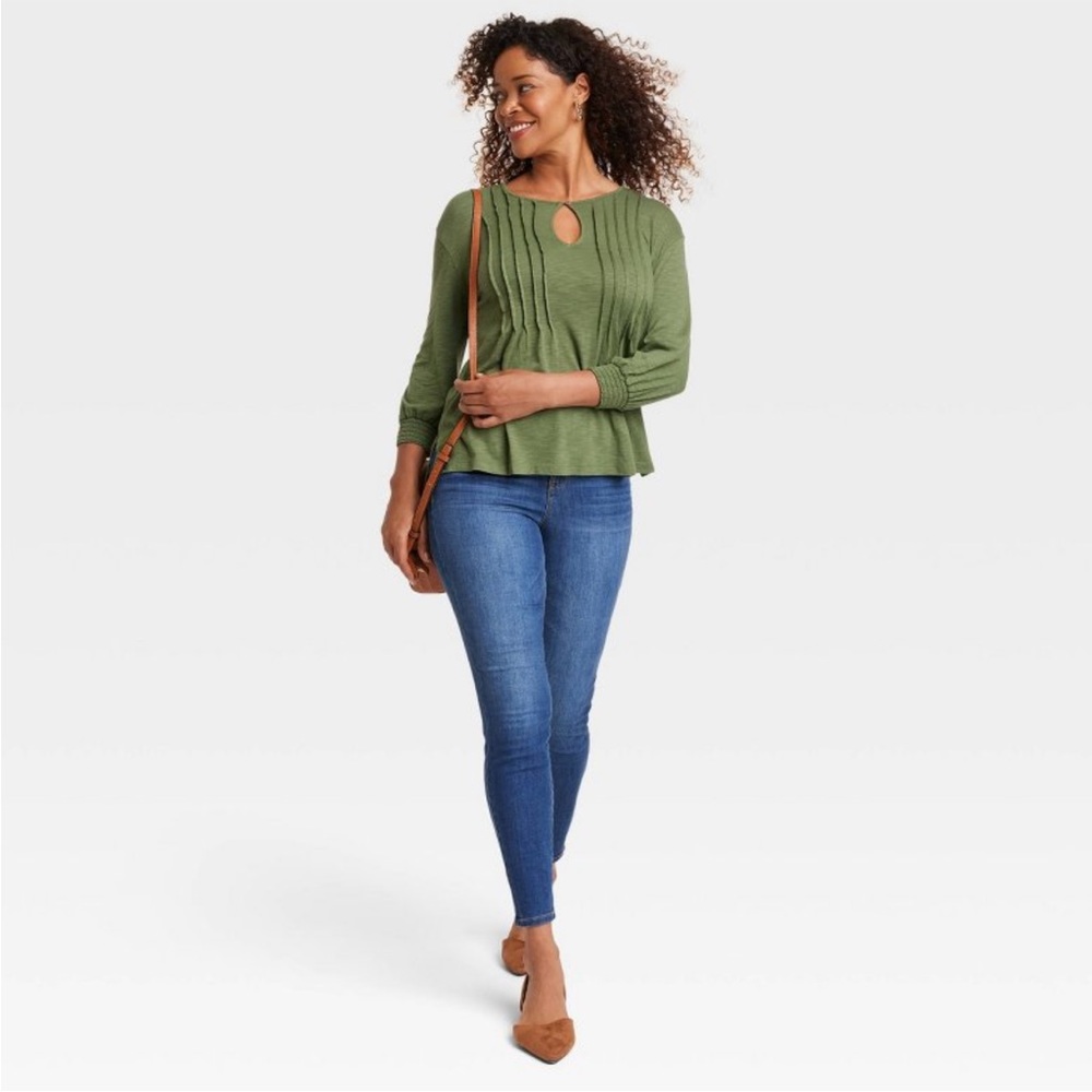 NWT Women's Pintuck 3/4 Sleeve Olive Green Shirt - Picture 3 of 4